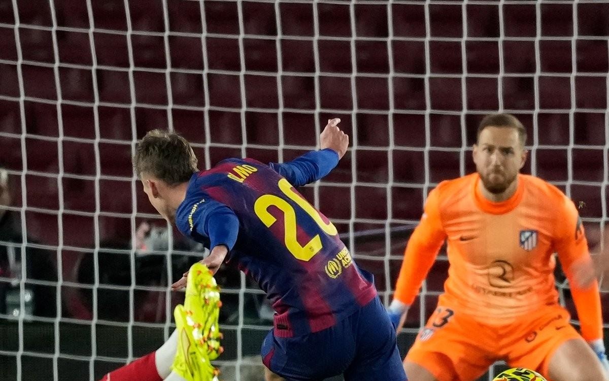 赫内斯：拜仁再次成为一座堡垒；孔帕尼像老母鸡一样保护球员