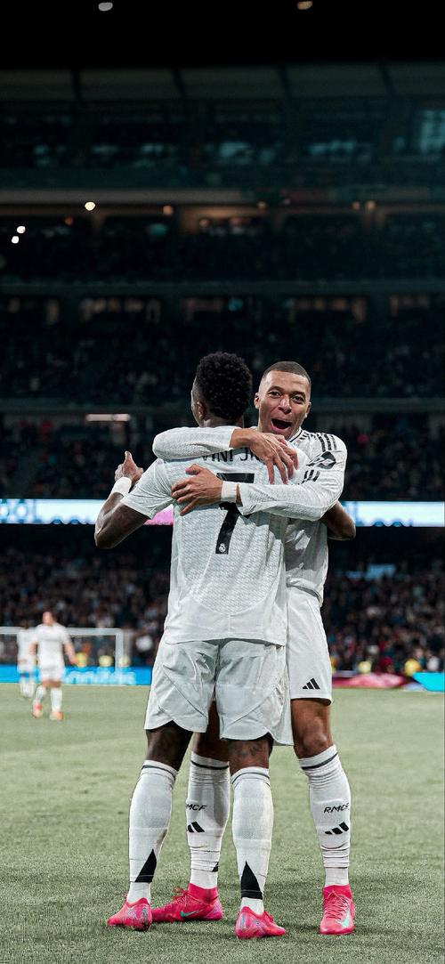 瓦伦西亚对阵塞维利亚：首发阵容与比赛前瞻